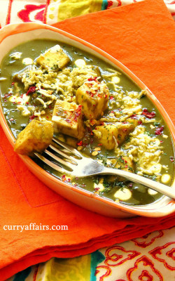 Palak Paneer (Cottage Cheese in Spinach Gravy)
